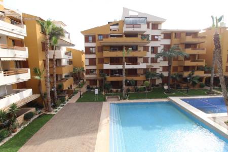 Apartamento en Torrevieja zona Punta prima, 120 m. de superficie, 100 m. de la playa, 120 mt2, 3 habitaciones