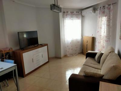 Ref. 7112 Apartamento con 1 dormitorio para larga duración en Torrevieja, 50 mt2, 1 habitaciones