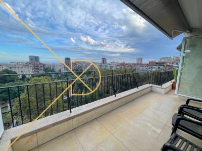 Ático en alquiler, con terraza y vistas al  Turó Parc, 190 mt2, 4 habitaciones
