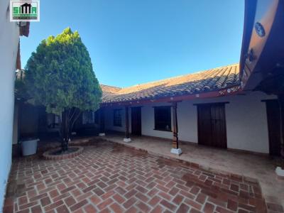 Arrienda de Casa en Ubicada en Mompos, 400 mt2, 4 habitaciones