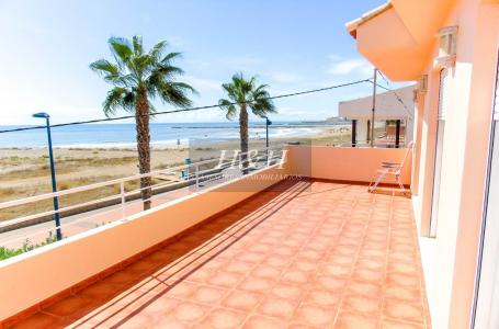 Fabuloso chalet en primera línea de playa en Puçol. / HH Asesores, Inmobiliaria en Burjassot/, 359 mt2, 7 habitaciones