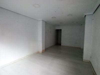 Local comercial diáfano y en zona de paso., 49 mt2