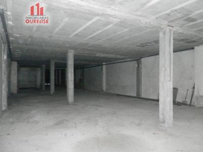 CÉNTRICO LOCAL COMERCIAL CON ENTRADA POR DOS CALLES, 590 mt2