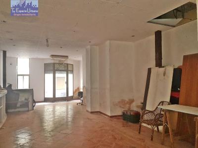 Local comercial en zona Extramurs, junto Juan Llorens, 135 mt2