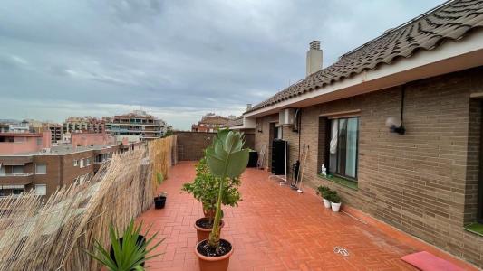 PRECIOSO ATICO CON TERRAZA DE 80M2, 116 mt2, 4 habitaciones