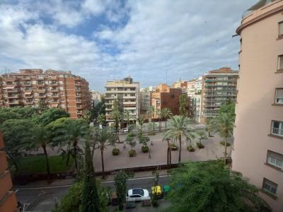 Piso de 4 habitaciones en Sants-Les Corts ( Barcelona ), 87 mt2, 4 habitaciones