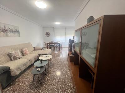 Se alquila amplia vivienda de 4 dormitorios y 2  baños en ANGEL BRUNA junto paseo Alfonso XIII, 150 mt2, 4 habitaciones
