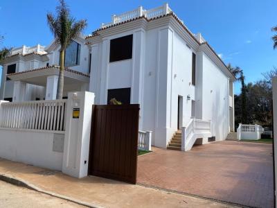 Villa de lujo en segunda línea de playa Guadalmina Baja, Casasola, 779 mt2, 6 habitaciones