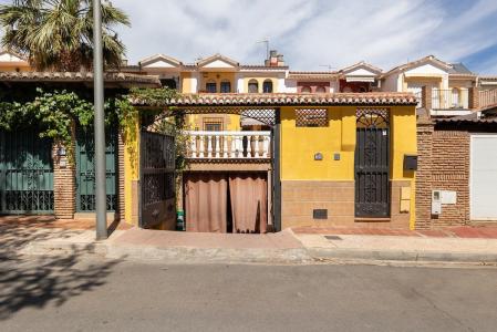 ADOSADA EN ALBOLOTE (PARQUE DEL CUBILLAS), 206 mt2, 3 habitaciones