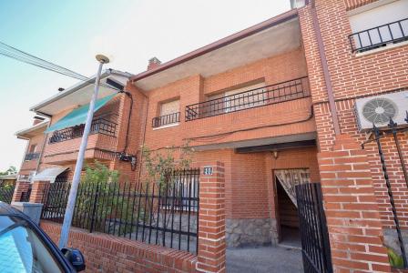 Chalet adosado en venta en Añover del Tajo, 118 mt2, 4 habitaciones