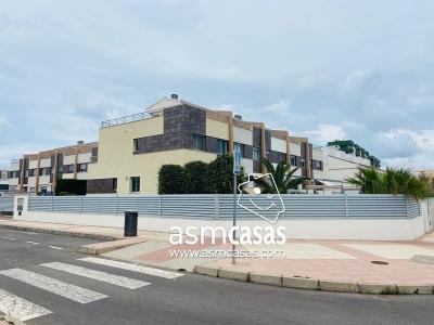 Agencia Inmobiliaria en Benicasim vende Adosado, 180 mt2, 4 habitaciones