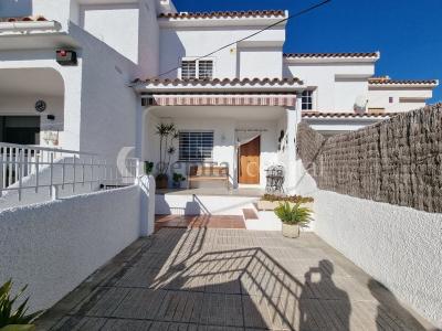 CASA ADOSADA AL LADO MAS MEL, 157 mt2, 3 habitaciones