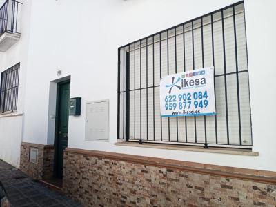 “Adosado en Cañaveral de León es uno de los pueblos más singulares de Huelva., 145 mt2, 3 habitaciones
