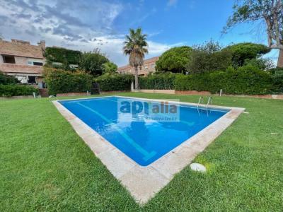 Magnifica casa en Castelldefels playa, 211 mt2, 4 habitaciones