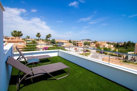 Chalet adosado moderno con jardin y solárium privado en Denia, 102 mt2, 3 habitaciones