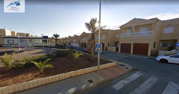 Venta adosado en Huercal de Almeria, 135 mt2, 3 habitaciones