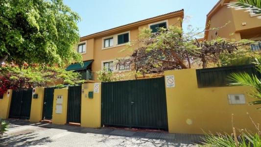 Chalet adosado con apartamento independiente en Siete Palmas, 254 mt2, 5 habitaciones