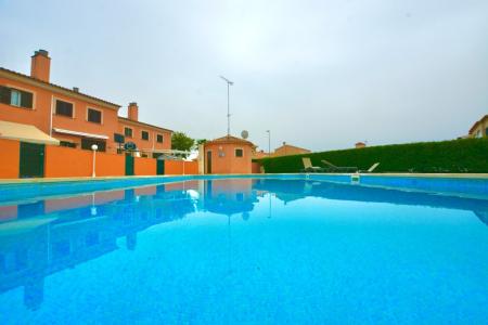 Impecable adosado en urbanización con jardín y piscina - Sa Torre, 126 mt2, 3 habitaciones