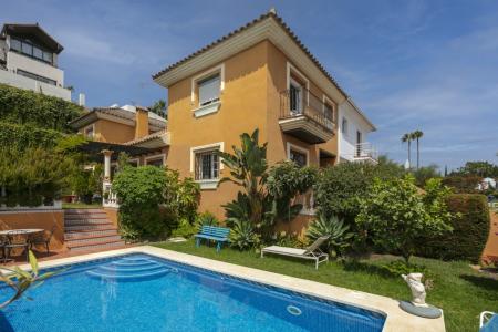 Villa En Venta En Zona Casino, Nueva Andalucia, Marbella, 388 mt2, 3 habitaciones