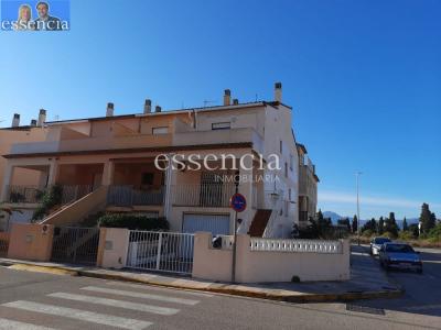 Adosado en Playa de Oliva de 3 dormitorios y 2 baños con garaje y amplia terraza., 108 mt2, 3 habitaciones
