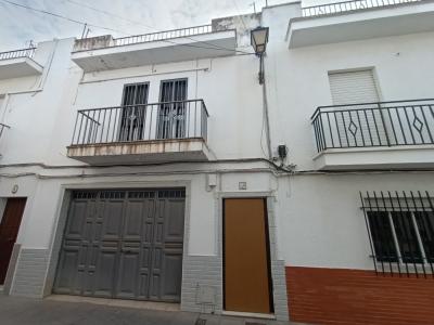 Adosado con garaje en Sanlúcar la Mayor, 204 mt2, 4 habitaciones