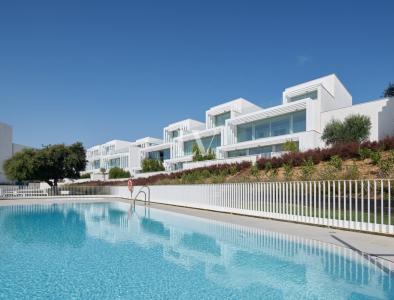 Una Moderna Villa en Segura Residencia en Zona de Golf, 309 mt2, 3 habitaciones