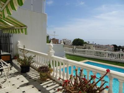 Preciosa CASA ADOSADA con espectaculares vistas al mar desde todas las habitaciones., 170 mt2, 3 habitaciones