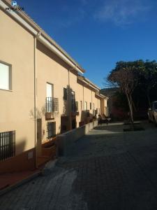 Chalet adosado en venta en Calle Vega, 14. Villar del Olmo, 212 mt2, 3 habitaciones