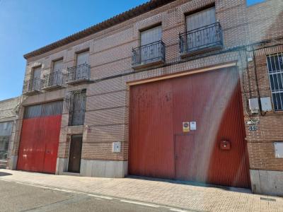 Nave Industrial en venta en Torrijos de 1671 m2, 1671 mt2, 10 habitaciones