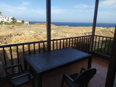 Borza Real Estate vende apartamento recién reformado con vistas al mar en Costa del silencio, 69 mt2, 1 habitaciones
