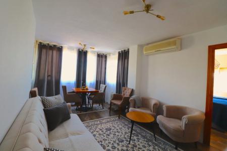 Apartamento reformado con vistas a mar y montaña en Benidorm, 55 mt2, 2 habitaciones