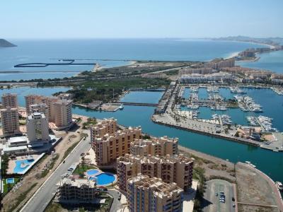 HERMOSOS APARTAMENTOS CON VISTAS AL MAR EN LA MANGA, 91 mt2, 2 habitaciones