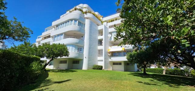 Apartamento único de 3 dormitorios en Guadalmina Alta, Marbella, 153 mt2, 3 habitaciones