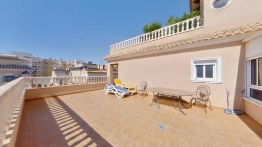 Apartamento de 2 dormitorios con terraza de 50 metros, con garaje, Orihuela Costa (Villamartín), 75 mt2, 2 habitaciones