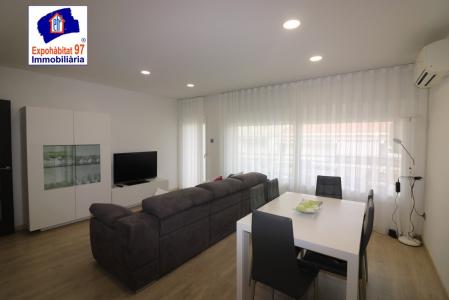 Gran apartamento totalmente reformado en 2ª linea de mar, zona Pº Jaume I., 96 mt2, 3 habitaciones
