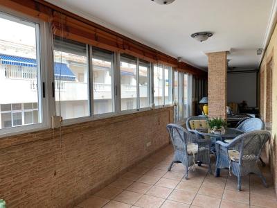 Apartamento de 4 dormitorios a 500m de la playa del cura (Torrevieja-Alicante), 140 mt2, 4 habitaciones