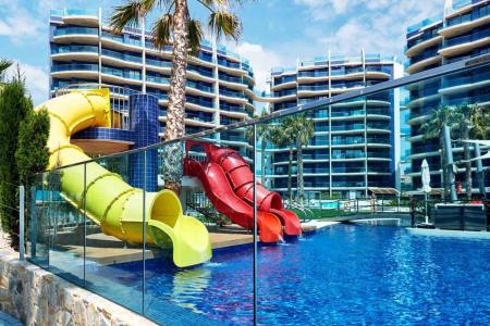 Apartamento de lujo en primera linea de playa con un impresionante resort, 81 mt2, 2 habitaciones