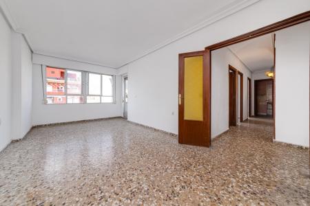 SE VENDE APARTAMENTO IDEAL PARA VIVIR TODO EL AÑO!!!!!!!!!!, 104 mt2, 4 habitaciones