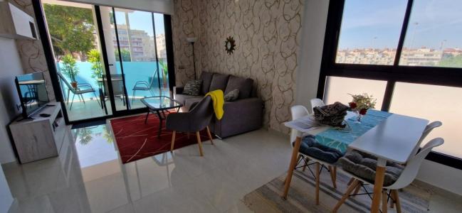 Nuevo! Apartamento de 3 dormitorios, piscina comunitaria y garaje en Torrevieja, 94 mt2, 3 habitaciones