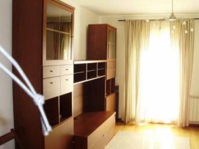 Apartamento para entrar a vivir en zona Navatejera., 65 mt2, 1 habitaciones