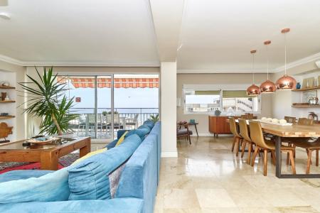 Gran ático-dúplex de 3 dormitorios y 2 terrazas con vistas frontales al mar en Carvajal/Fuengirola, 221 mt2, 3 habitaciones
