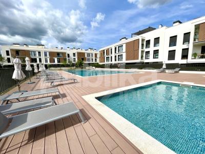 Ático con terraza solárium y piscina comunitaria, 128 mt2, 3 habitaciones