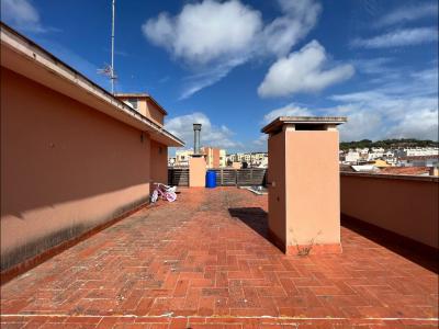 Ático con terraza y solárium a tocar de la Rambla Generalitat de Sant Feliu de Guíxols., 89 mt2, 3 habitaciones
