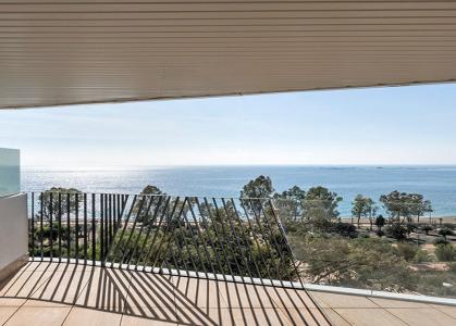 Atic de lujo con grande  terraza en primera línea de playa y Vista al Mar en Villajoyosa (alicante)., 109 mt2, 3 habitaciones