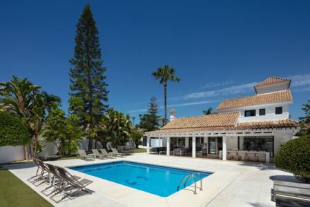 4 Bedrooms - Villa - Malaga - For Sale, 295 mt2, 4 habitaciones