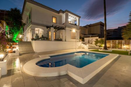 4 Bedrooms - Villa - Malaga - For Sale, 222 mt2, 4 habitaciones