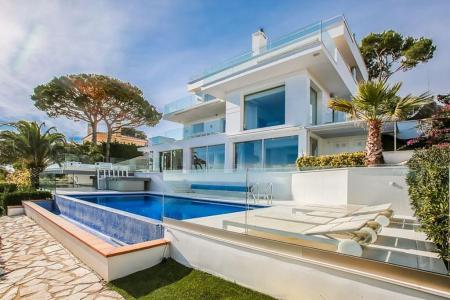 7 room house  for sale in Costa Brava, Spain for 0  - listing #129859, 300 mt2, 7 habitaciones