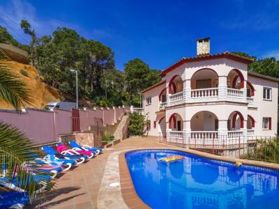 7 room house  for sale in Costa Brava, Spain for 0  - listing #129860, 415 mt2, 7 habitaciones