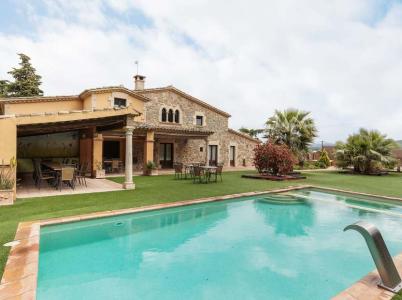 9 room house  for sale in Costa Brava, Spain for 0  - listing #129979, 596 mt2, 9 habitaciones