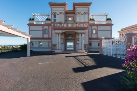 8 room house  for sale in Costa-del-Sol, Spain for 0  - listing #488710, 768 mt2, 8 habitaciones